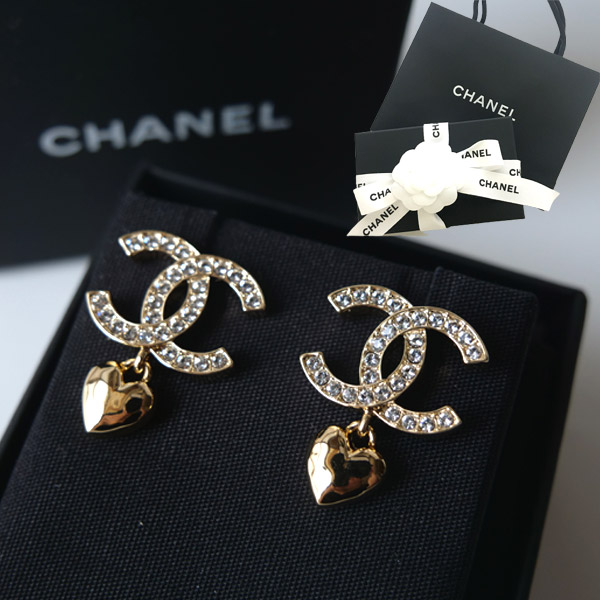 【新品■正規品■送料無料■ギフト包装無料】CHANEL シャネル 国内発 CCマークハートドロップピアス ABA272B10486NN007 レディース 女性 ギフト プレゼント 誕生日 お祝いクリスマス プレゼントの通販は 105,653円