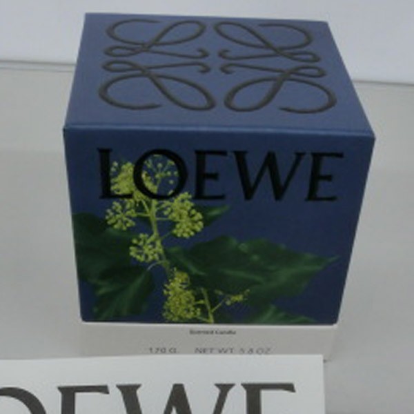 LOEWE ジュニパーベリー アロマキャンドル 170g 新品□正規品□送料無料□ギフト包装無料】 LOEWE ロエベ