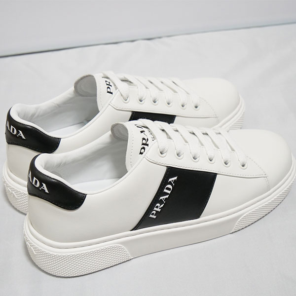 新品□正規品□送料無料□ギフト包装無料】PRADA プラダ レザー