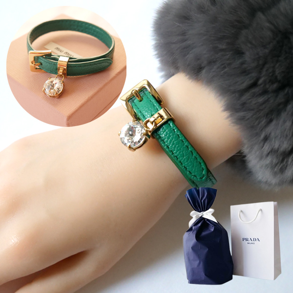 【新品■正規品■送料無料■ギフト包装無料】MIUMIU ミュウミュウ きらめドロップチャームブレスレット5IB066_034_F0458 レディース 女性 ギフト プレゼント 誕生日 お祝い 母の日クリスマス プレゼントの通販は