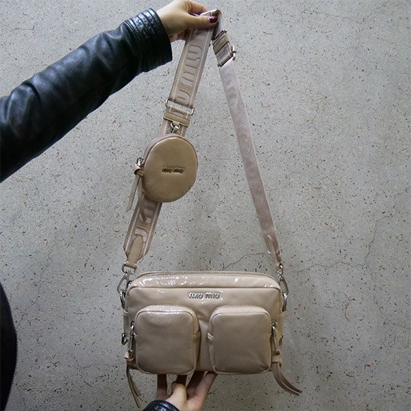 新品□正規品□送料無料□ギフト包装無料】MIUMIU ミュウミュウ ポーチ 