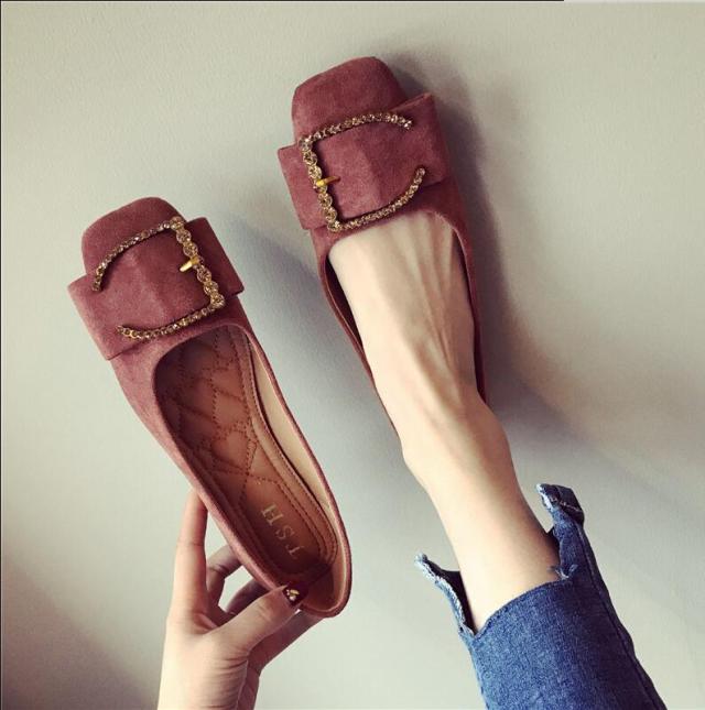 送料無料 フラットシューズ パンチング加工 パンプス レディース カジュアル 涼しげなデザイン個性的 パーティー靴 人気 春新作の通販はau Pay マーケット ｄ T