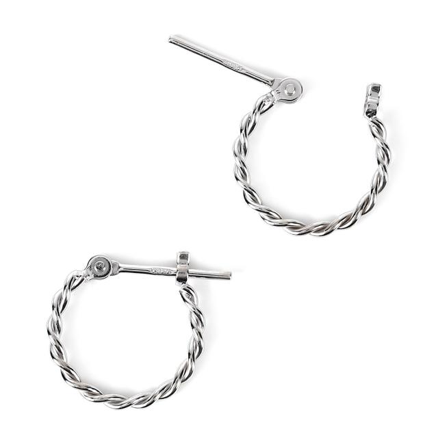 18金 フープピアス ツイスト デザイン 両耳 ホワイトゴールド リング ピアス ねじれ ヒネリ アクセサリー_4