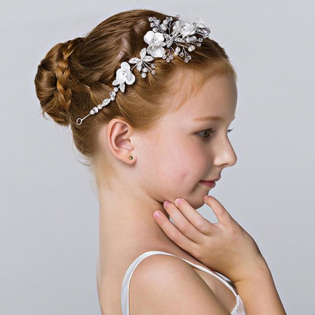 送料無料 花びら 蝶 カチューシャ 子供用 髪飾り 大人用髪飾り 発表会 ヘアアクセサリー 結婚式 入学式 卒業式 成人式 女性 髪飾りの通販はau Pay マーケット Avil