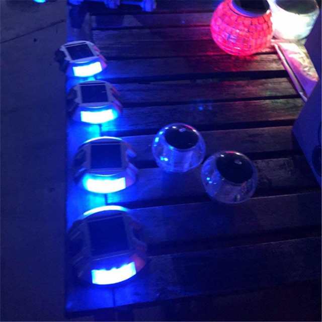 ガーデンライト 階段ライト 歩道ライト 夜間照明 道路ライト 防水 太陽光 ソーラー充電 スイッチなし 照明 装飾(青）の通販はau PAY  マーケット - オトクラシ
