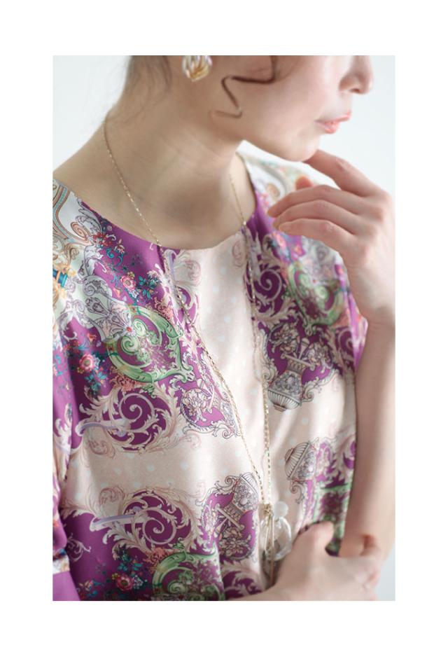 冬新作 エレガントなスカーフ模様広がるセンタークロスワンピース