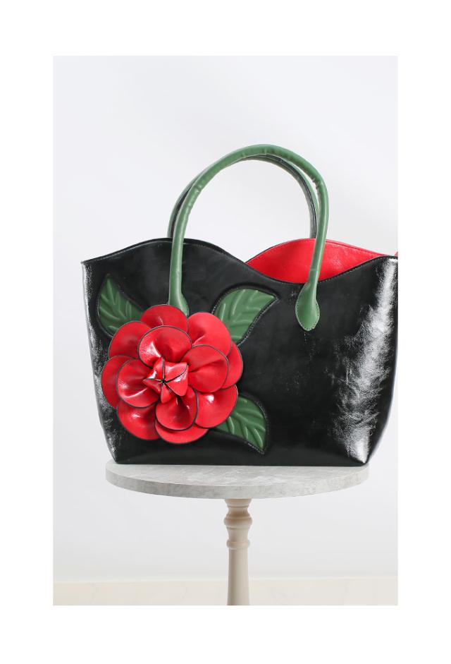 冬新作 波打つラインがお洒落な薔薇の花咲くトートバッグ レディース ファッション 小物 鞄 かばん バッグ 黒 ブラック 花柄 大人可愛い の通販はau Pay マーケット Sawa A La Mode サワアラモード 冬新作 波打つラインがお洒落な薔薇の花咲くトートバッグ レディース ファッション 小物 鞄 かばん バッグ 黒 ブラック 花柄 大人可愛い の通販はau Pay マーケット Sawa A La Mode サワアラモード