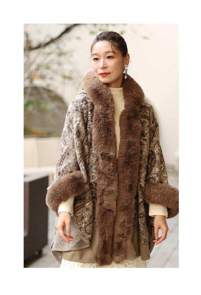 秋新作 ラグジュアリーに包まれるエコファーポンチョガウン レディース