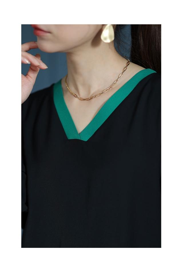 春新作 コーデを選ばない万能さ配色ライントップス レディース ファッション トップス カットソー Tシャツ Vネック 配色 バイカラー ライン 半袖 無地 シンプル 30代 40代 50代 60代 サワアラモード sawaalamode otona 大人 cawaii 可愛い 洋服 かわいい服 swjun-819s