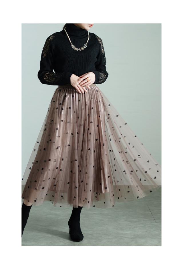 冬新作 贅沢を奏でるような花柄ドットチュールスカート レディース ファッション スカート 花柄 ドット チュール プリーツ フレア サテン ブラック モカ 春 秋 30代 40代 50代 60代 サワアラモード sawaalamode otona 大人 cawaii 可愛い 洋服 かわいい服 sawa-9655の通販は