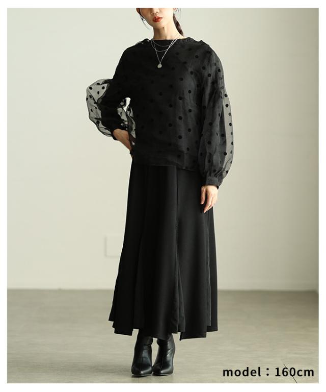 冬新作 レディに決まるドット柄ふんわり袖シアートップス レディース