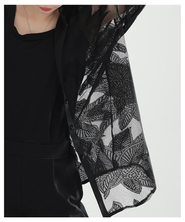 秋新作 軽快なリズムを重ねるボタニカル柄チュールシャツ レディース