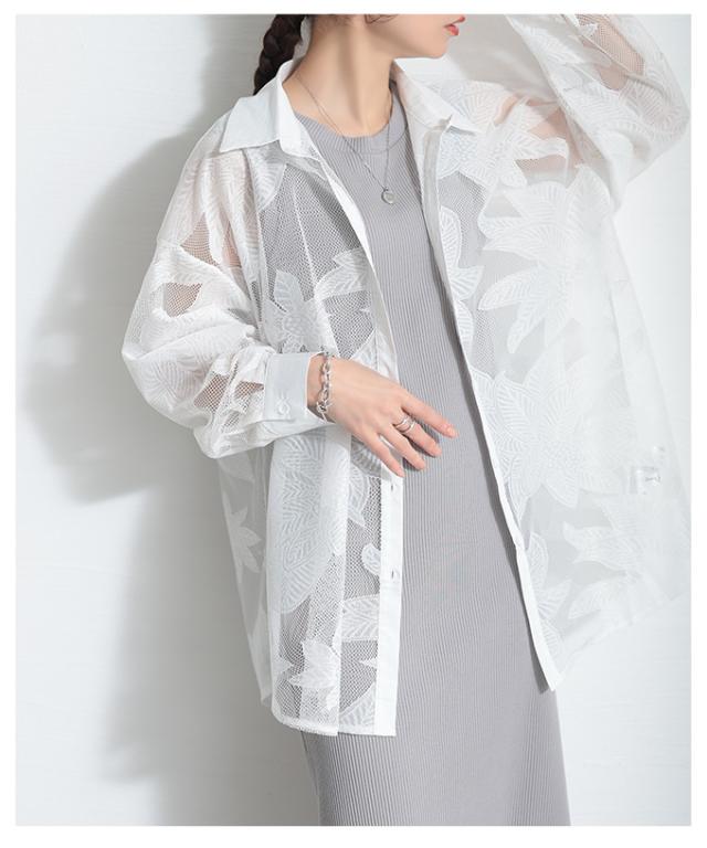 秋新作 軽快なリズムを重ねるボタニカル柄チュールシャツ レディース