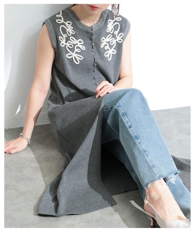 春新作 可憐さ重ねる花柄模様コード刺繍ニットジレ レディース ファッション トップス ジレ ベスト ニット 羽織り 花柄 コード刺繍 ボタン ノースリーブ ロング 30代 40代 50代 60代 サワアラモード sawaalamode otona 大人 cawaii 可愛い 洋服 かわいい服 swdt-847r1310_5