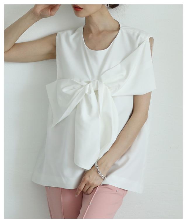 冬新作 大胆リボンで惹き付けるノースリーブトップス レディース ファッション トップス ノースリーブ リボン ベスト ブラウス Uネック プルオーバー 黒 白 30代 40代 50代 60代 サワアラモード sawaalamode otona 大人 cawaii 可愛い 洋服 かわいい服 almam-1726 秋新作 大胆リボンで惹き付けるノースリーブトップス レディース