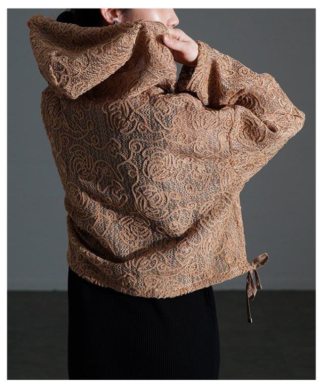 夏新作 甘さもラフさも叶える花柄モール刺繍レースショートフーディー レディース ファッション トップス パーカー 花柄 刺繍 レース 長袖 ショート プルオーバー 30代 40代 50代 60代 アラモード alamode otona 大人 cawaii 可愛い 洋服 かわいい服 alzmp-450744_4