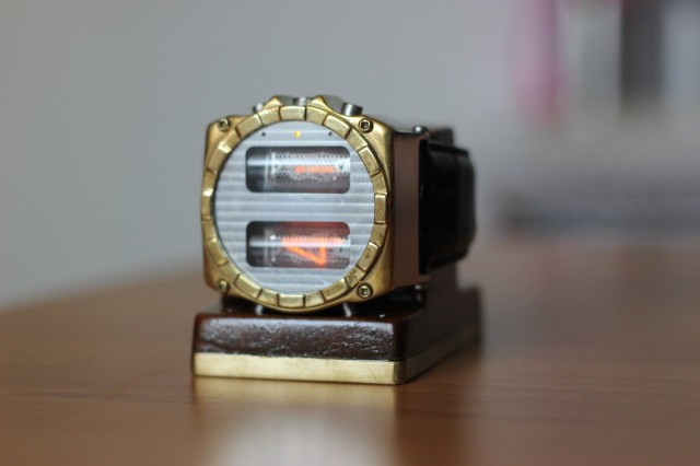 ニキシー管 時計 IN-16 ニキシー腕時計 自作 小型ニキシー管時計