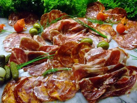 生ハムやチーズの盛り付けに 木製プレートの通販はau Pay マーケット 輸入食材マルシェ