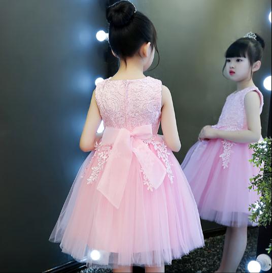 女の子 キッズ ウェディングドレス フォーマルベストワンピース ボンボンお姫様ドレス 子供服 ジュニア 入学式 レースチュールの通販はau Pay マーケット エンブリッジ