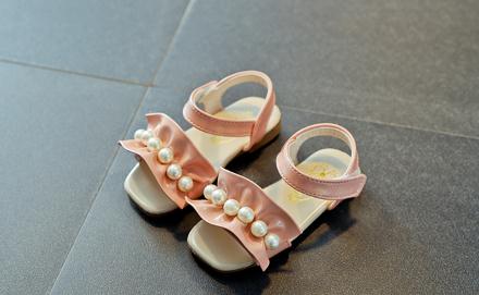 キッズ サンダル女の子子供用サンダル通気性良サンダルビーチサンダル靴子供靴 キッズシューズ 春夏スリッパ キュートパンプス フリルの通販はau Pay マーケット エンブリッジ