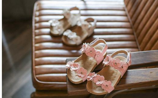 キッズ 女の子 子供用かわいい系サンダル子供靴 キッズシューズ 夏スリッパ キュート ぺたんこパンプス ソフトラバー サイドオープン花の通販はau Pay マーケット エンブリッジ