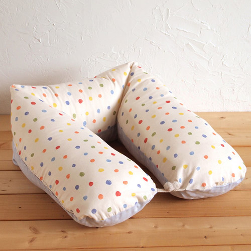 Naomi Ito ナオミイトウ ファンファーレ ママ ベビークッション ロング 妊娠中には抱き枕として 赤ちゃんが生まれたら授乳にお座りの通販はau Pay マーケット 木のおもちゃ ユーロバス