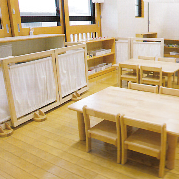 ブロック社 ついたて＜小＞ 〜幼稚園・保育園にオススメなブロック社の木製子供用家具。室内_1