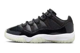 バスケットシューズ バッシュ   ジョーダン Jordan Air Jordan 11 Retro Low 72-10 Bla