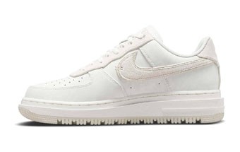 バスケットシューズ バッシュ スニーカー   ナイキ Nike Air Force 1 Low Luxe Sumit Whitの通販はバスケットシューズ