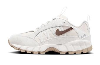 シューズ スニーカー ランニング   ナイキ Nike Wmns Air Humara SE W Light OreWood B
