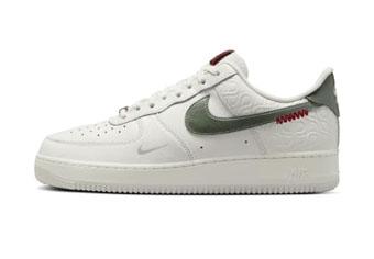 バスケットシューズ バッシュ スニーカー   ナイキ Nike AIR FORCE 1  '07 LX　Year of the