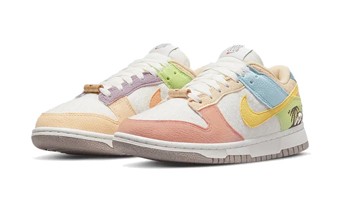 バスケットシューズ バッシュ スニーカー   ナイキ Nike Wmns Dunk Low SE  W Sun Club/Whの通販は