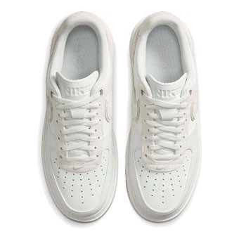 バスケットシューズ バッシュ スニーカー   ナイキ Nike Air Force 1 Low Luxe Sumit Whitの通販は