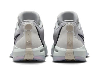 バスケットシューズ バッシュ ナイキ Nike WMNS SABRINA 1 Ionic