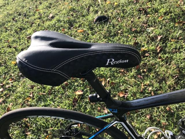 サドル 自転車 ロードバイク クロスバイク マウンテンバイク 軽量 