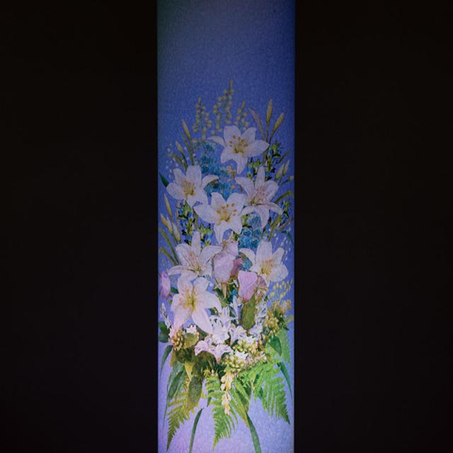 盆提灯 インテリア提灯 モダン行灯 お盆 新盆 初盆 御供  虹 M ブーケ 百合 レインボーLED付 YT-444