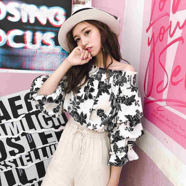 レディース 肩出し 肩見せ オフショルダー ブラウス 花柄 ボタニカル柄 トップス カジュアル フリーサイズ 送料無料の通販はau Wowma エルネフジャパン レディース 肩出し 肩見せ オフショルダー ブラウス 花柄 ボタニカル柄 トップス カジュアル フリーサイズ 送料無料の通販はau Wowma エルネフジャパン