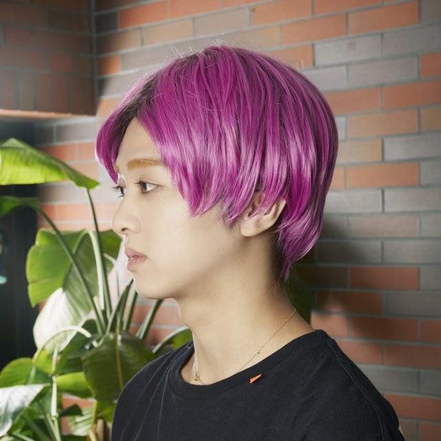 マスクプレゼント中 コスプレ コスチューム ウィッグ メンズ ミドル ロング 紫髪 パープル ふんわり 派手 韓流 韓国 フルウィッグ フの通販はau Pay マーケット Bodyline