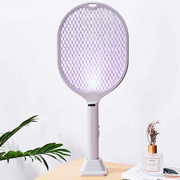 クーポン配布中 電撃殺虫ラケット 蚊取り ハエ Usb 充電式 殺虫ラケット パチパチ 3層構造金網 スタンド型 手持ち2way Ledライト付き の通販はau Pay マーケット 壱番屋