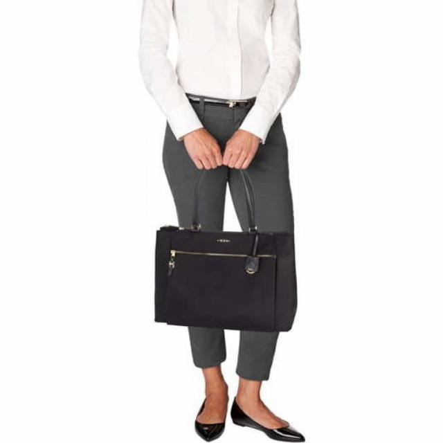 トゥミ Tumi レディース トートバッグ バッグ Voyageur Sheryl Nylon Business Tote Blackの通販はau Pay マーケット フェルマート