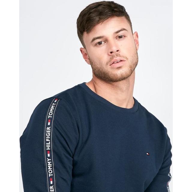 トミー ヒルフィガー Tommy Hilfiger メンズ スウェット トレーナー トップス Lounge Tape Sweatshirt Navyの通販はau Pay マーケット フェルマート