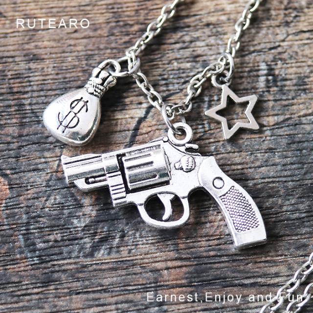 アクセサリー メンズ 西部劇 リボルバー アメリカン シルバー 銃 メンズ 面白グッズ レトロ 星 ドルの通販はau Pay マーケット ルテアロ アクセサリー メンズ 西部劇 リボルバー アメリカン シルバー 銃 メンズ 面白グッズ レトロ 星 ドルの通販はau Pay マーケット ルテアロ