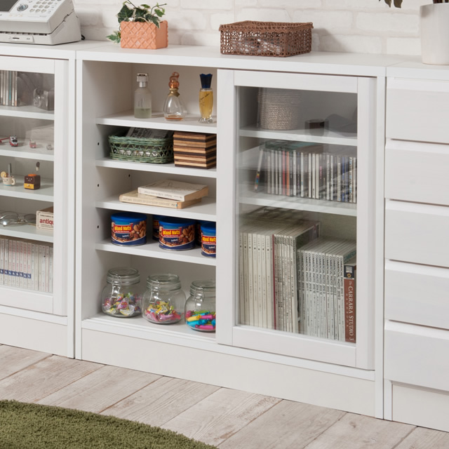 高級感溢れる 天然木桐材 カウンター下収納 ガラス引き戸 幅90 奥行30 完成品 ホワイト 白 送料無料 おしゃれ 薄型 ロータイプ キャビネット 引き戸 スリムの通販は