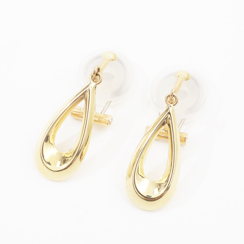 18金イヤリング ティアドロップ シンプルイヤーカフ K18イヤークリップ しずく 雫の通販は