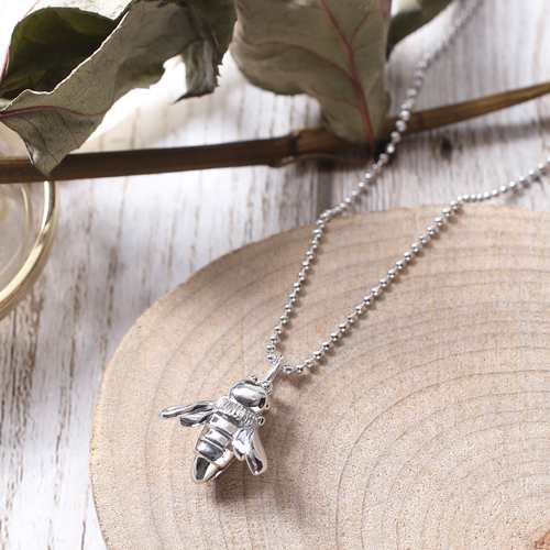 ハチペンダント シルバーペンダント silverネックレス ミツバチアクセサリー ビー 蜂 BUNBLE BEE