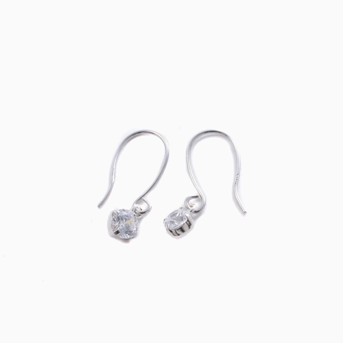 プラチナピアス キュービックジルコニアピアス Pt900 引っ掛かり式 Platinum