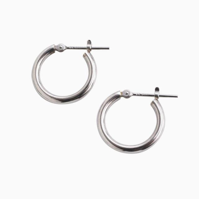 プラチナ Platinum Pt900 ピアス フープピアス 小さめピアス 2.0mm 15mm ワンタッチ キャッチレス 遮断式 フープ リング型 シンプル 両耳 軽い 軽量 小さい ミニ プチサイズ 華奢 可愛いの通販はピアス