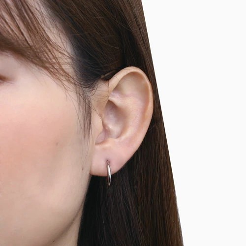 プラチナ Platinum Pt900 ピアス フープピアス 小さめピアス 2.0mm 15mm ワンタッチ キャッチレス 遮断式 フープ リング型 シンプル 両耳 軽い 軽量 小さい ミニ プチサイズ 華奢 可愛いの通販は