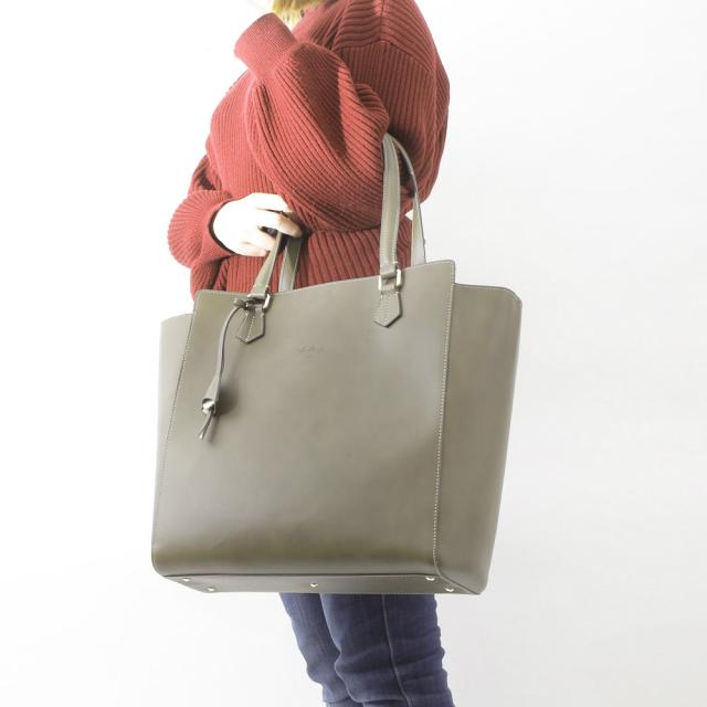 トートバッグ レザーブ ハンドバッグ bag ユニセックスカバン カーフレザー オリーブ色 鞄 カバン_1