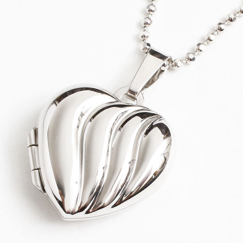 MERZ社  シルバー ロケットペンダント   ウェイビーハート 9,044円